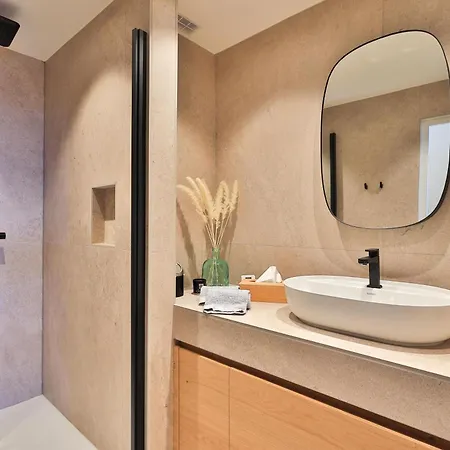 Luxurioeses Julie, Familienfreundlich, Pools, Sportaktivitaeten, Meerblick By Riviera Homelife Management شقة Drammont