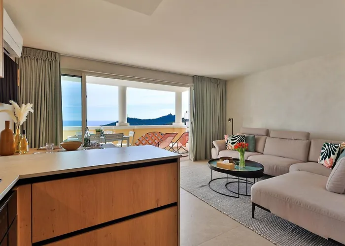 Luxurioeses Julie, Familienfreundlich, Pools, Sportaktivitaeten, Meerblick By Riviera Homelife Management * Drammont